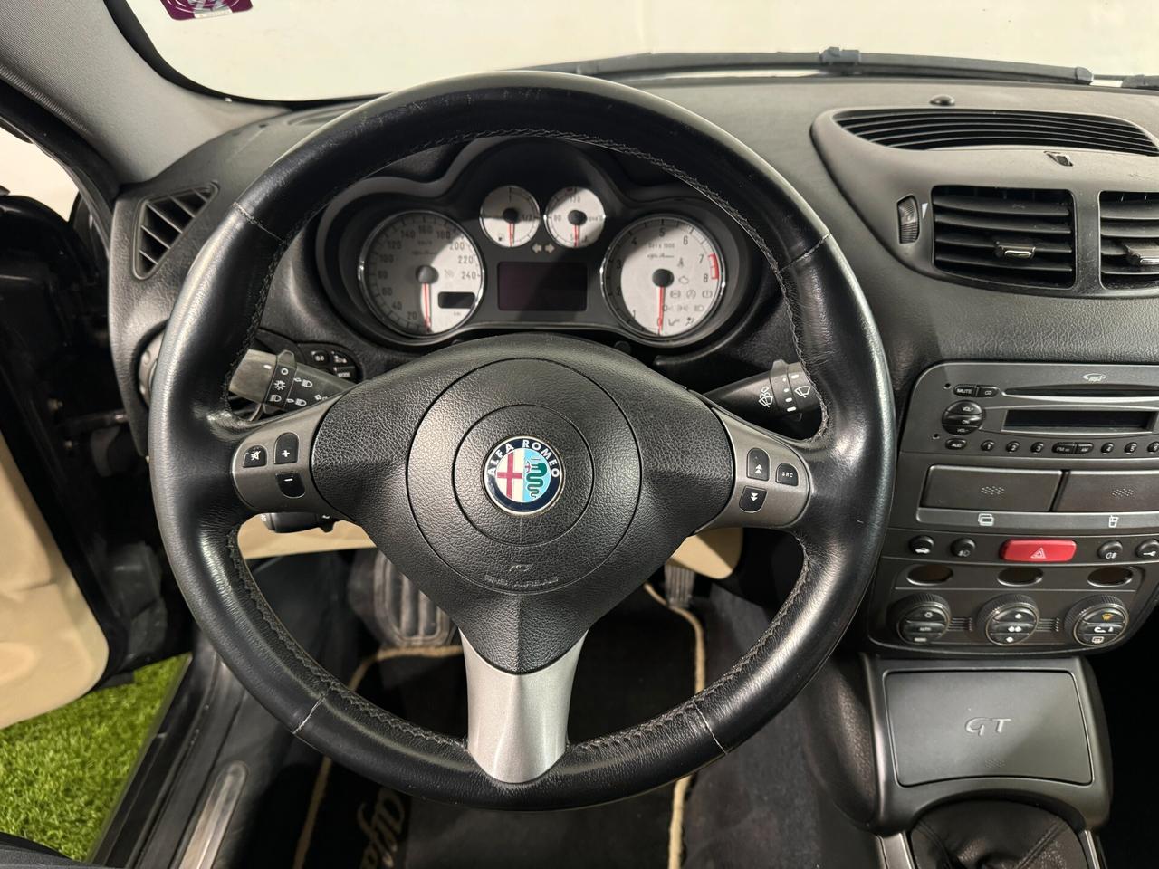 Alfa Romeo GT 1.8 16V TS DISTINCTIVE BERTONE