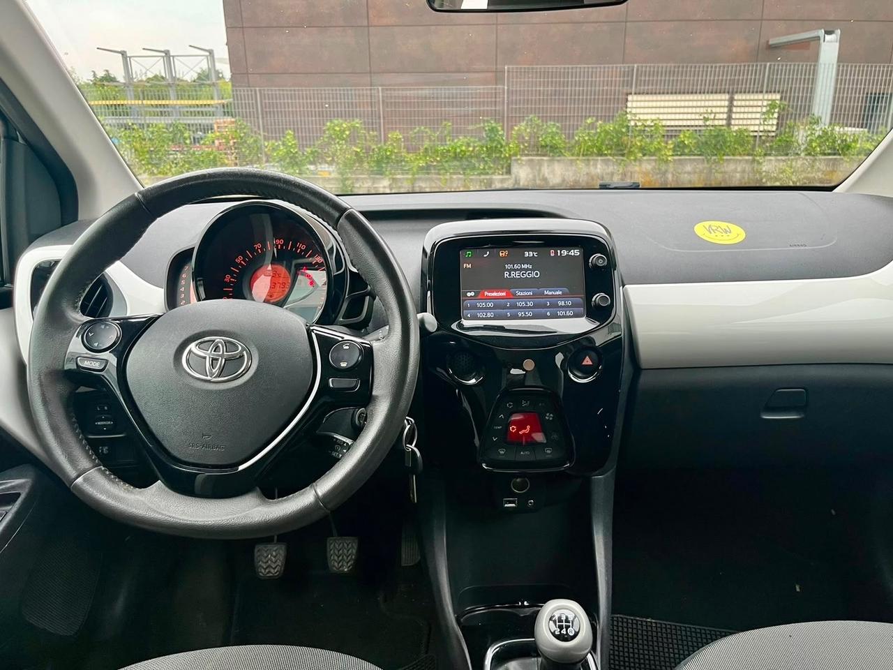 Toyota Aygo 1.0benz 2015 163.000km neopatentati