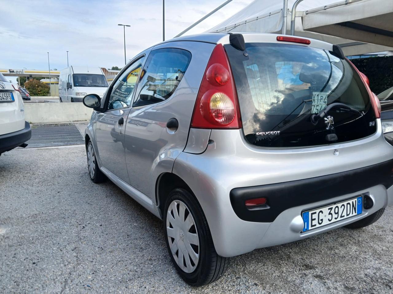Peugeot 107 1.0 68CV 5p. Desir