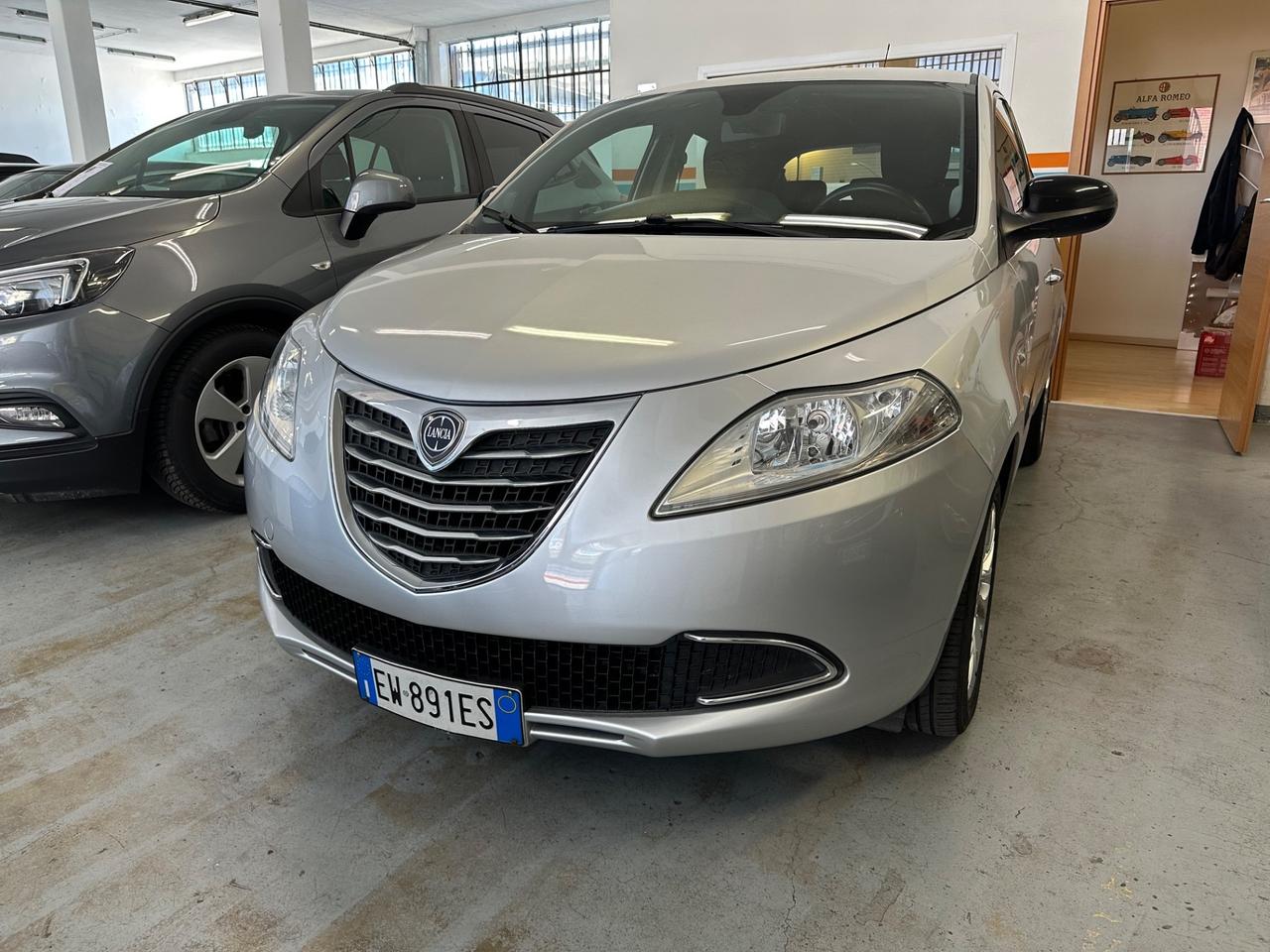 Lancia Ypsilon 1.2 69 CV 5 porte Gold
