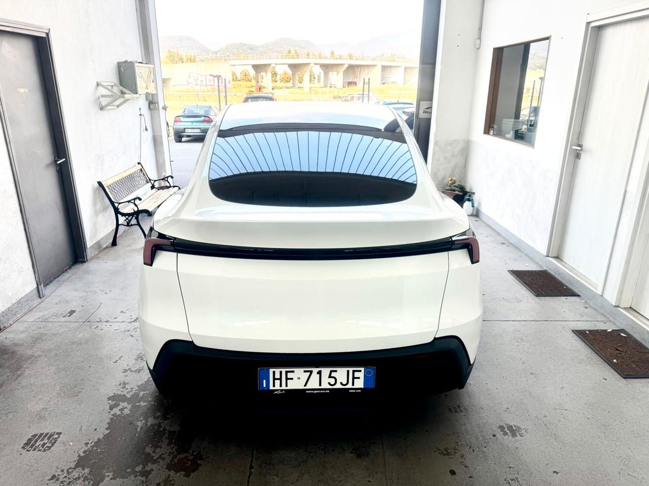 Tesla Model Y RWD Standard