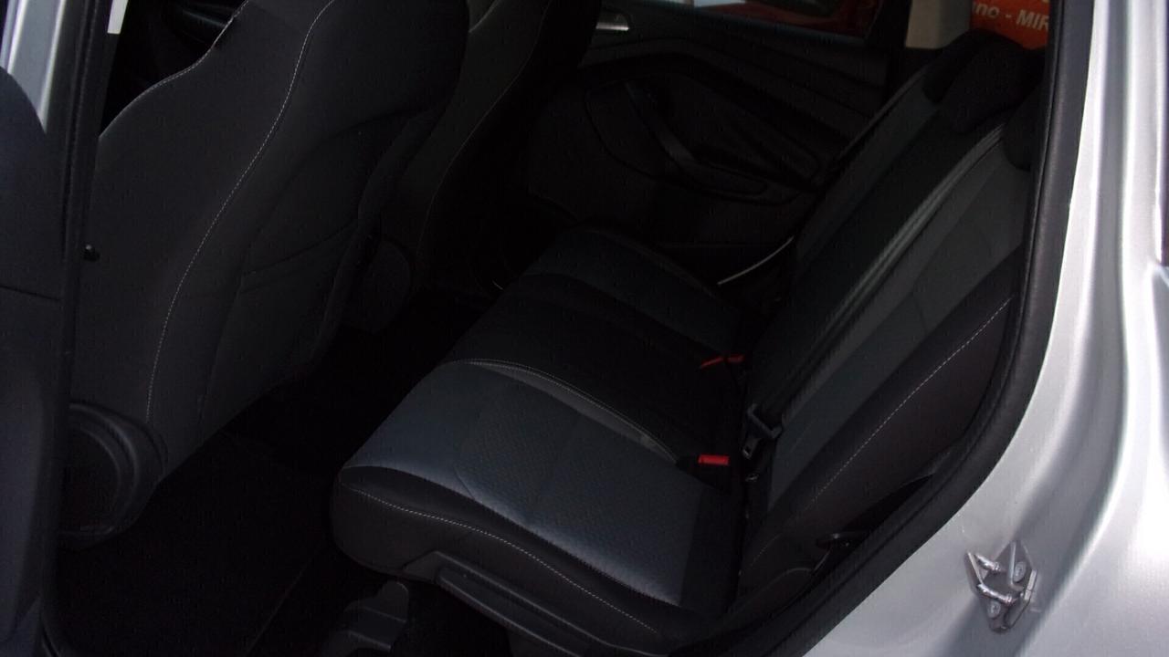 Ford Kuga 1.5 TDCI 120 CV S&S 2WD Titanium