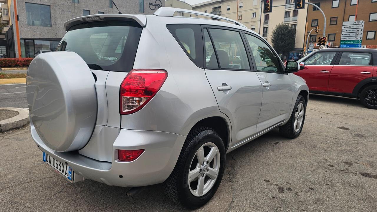 Toyota RAV 4 RAV4 2.2 D-4D 136 CV Luxury