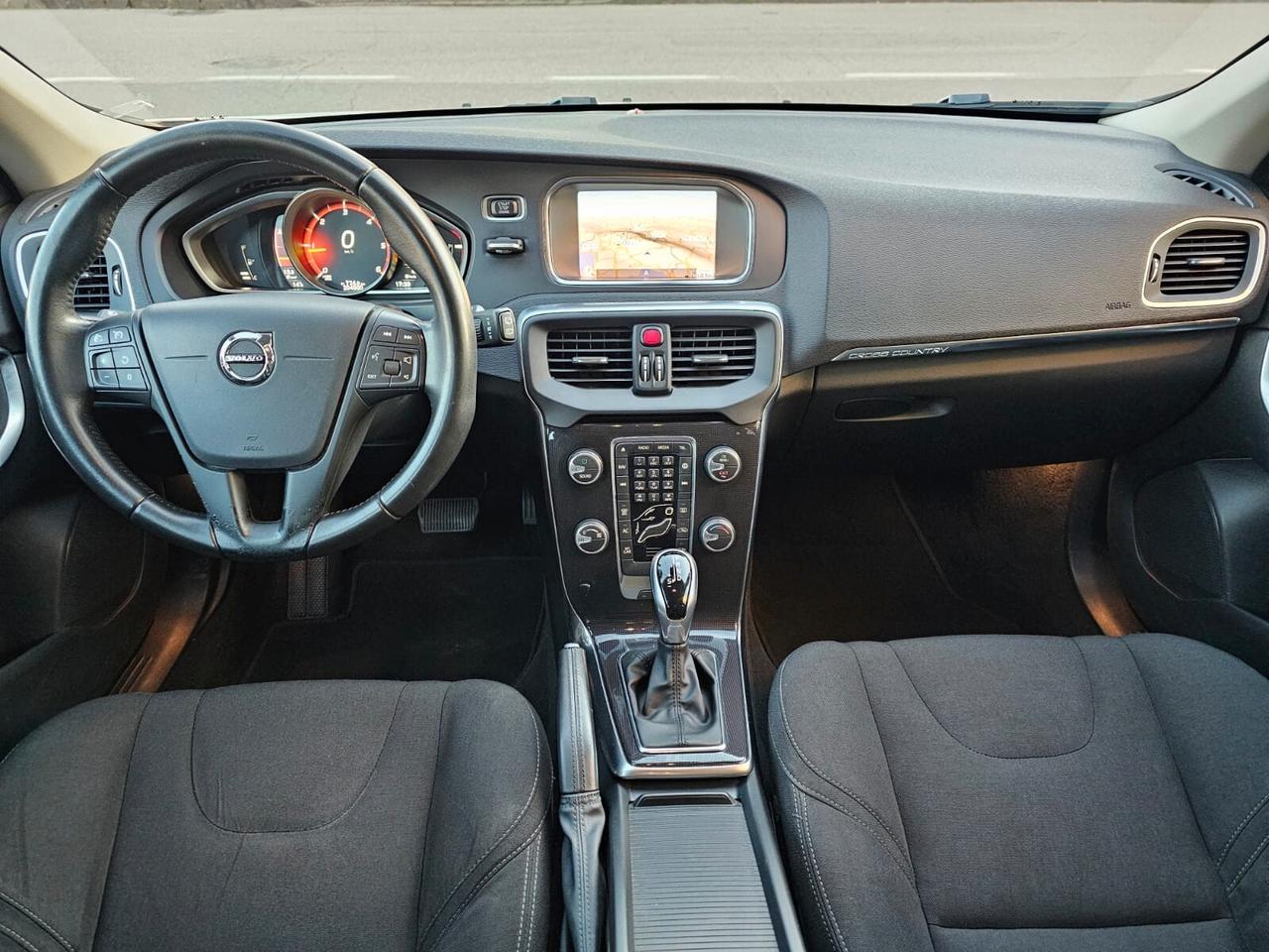 Volvo V40 2.0 D2 120cv Cross Country*Geartronic*Business*Navi*Pdc*Euro6*