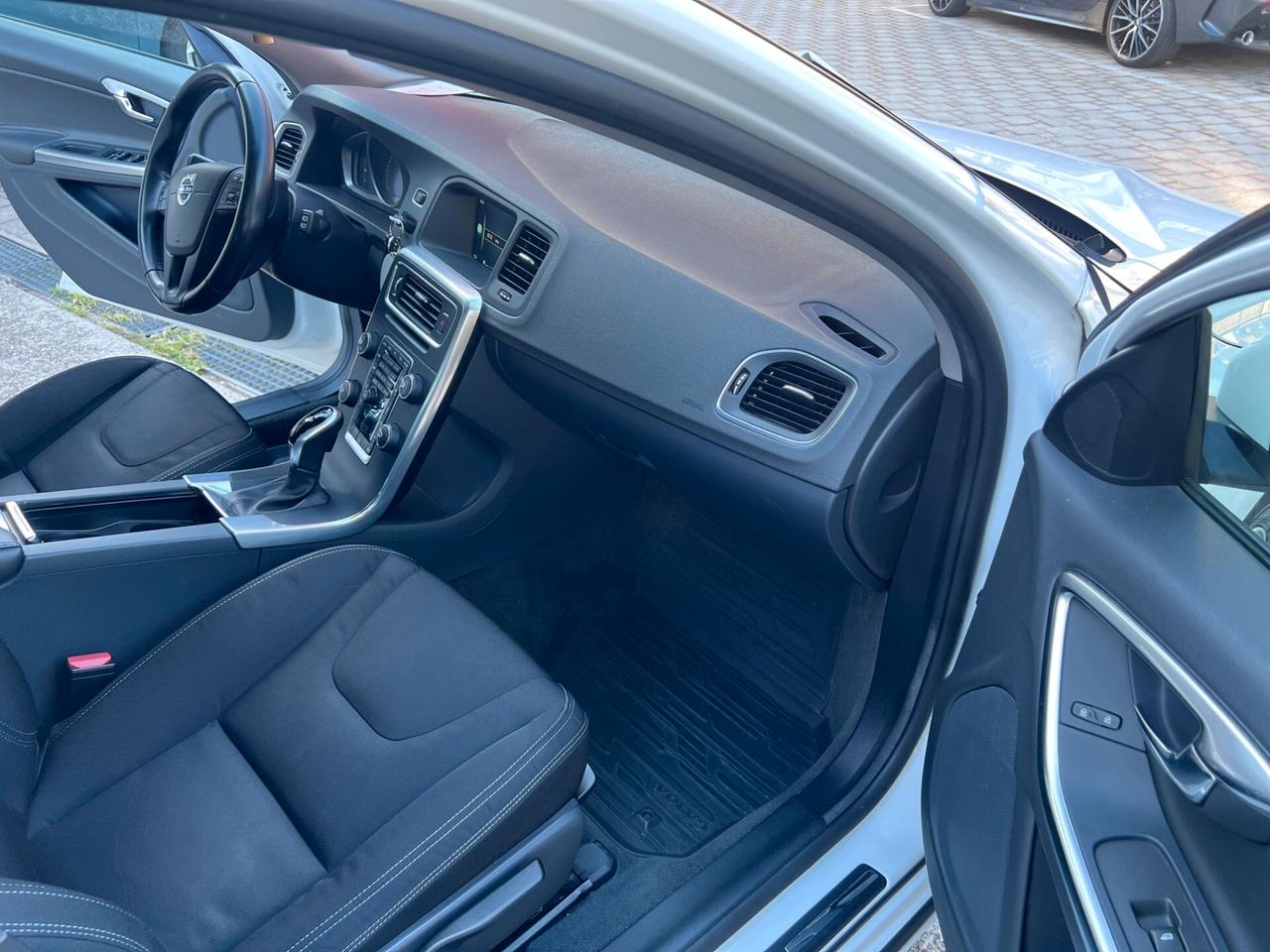 Volvo V60 D2 Geartronic Business