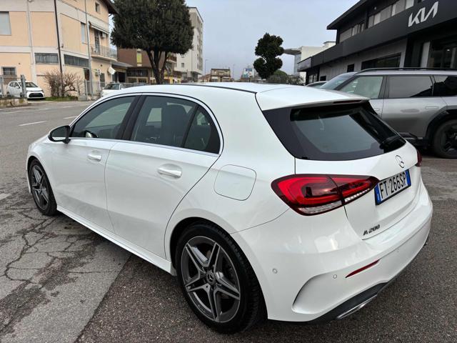 MERCEDES-BENZ A 200 Automatic 4p. Premium