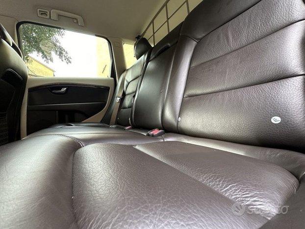 VOLVO XC70 D5 AWD kin