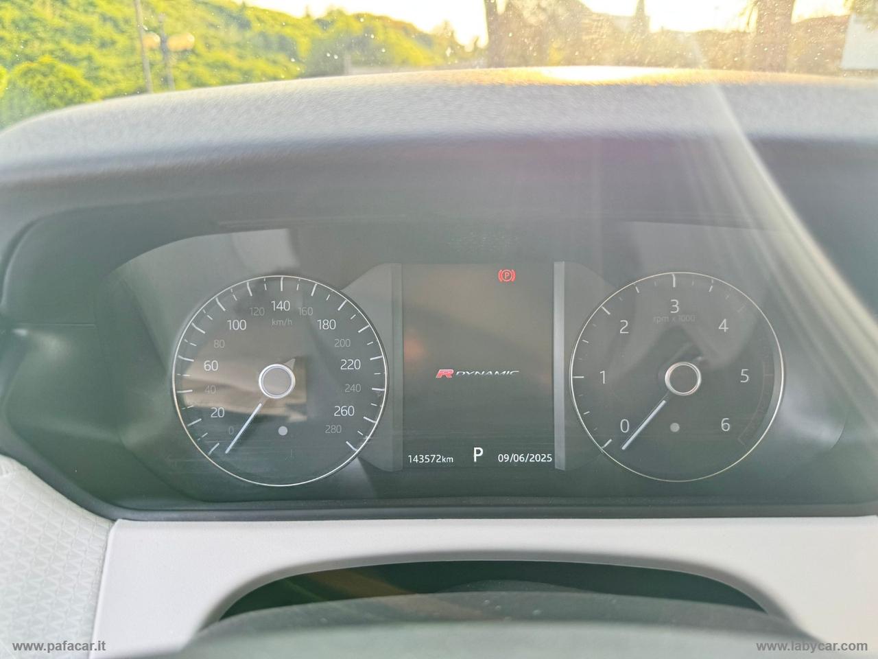 LAND ROVER RR Velar 2.0D 240 R-Dynamic HSE