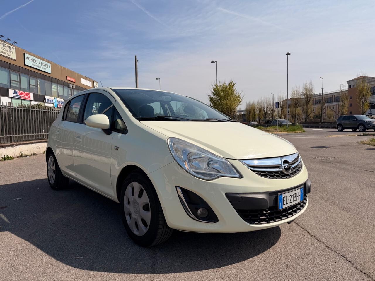Opel Corsa 1.2 5 porte Club CAMBIO AUTOMATICO
