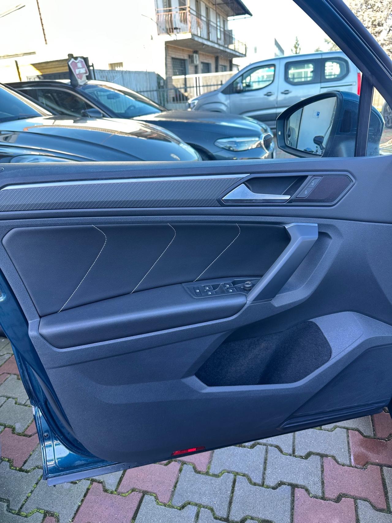 Volkswagen Tiguan 2.0 TDI 200 CV SCR DSG 4MOTION R-Line