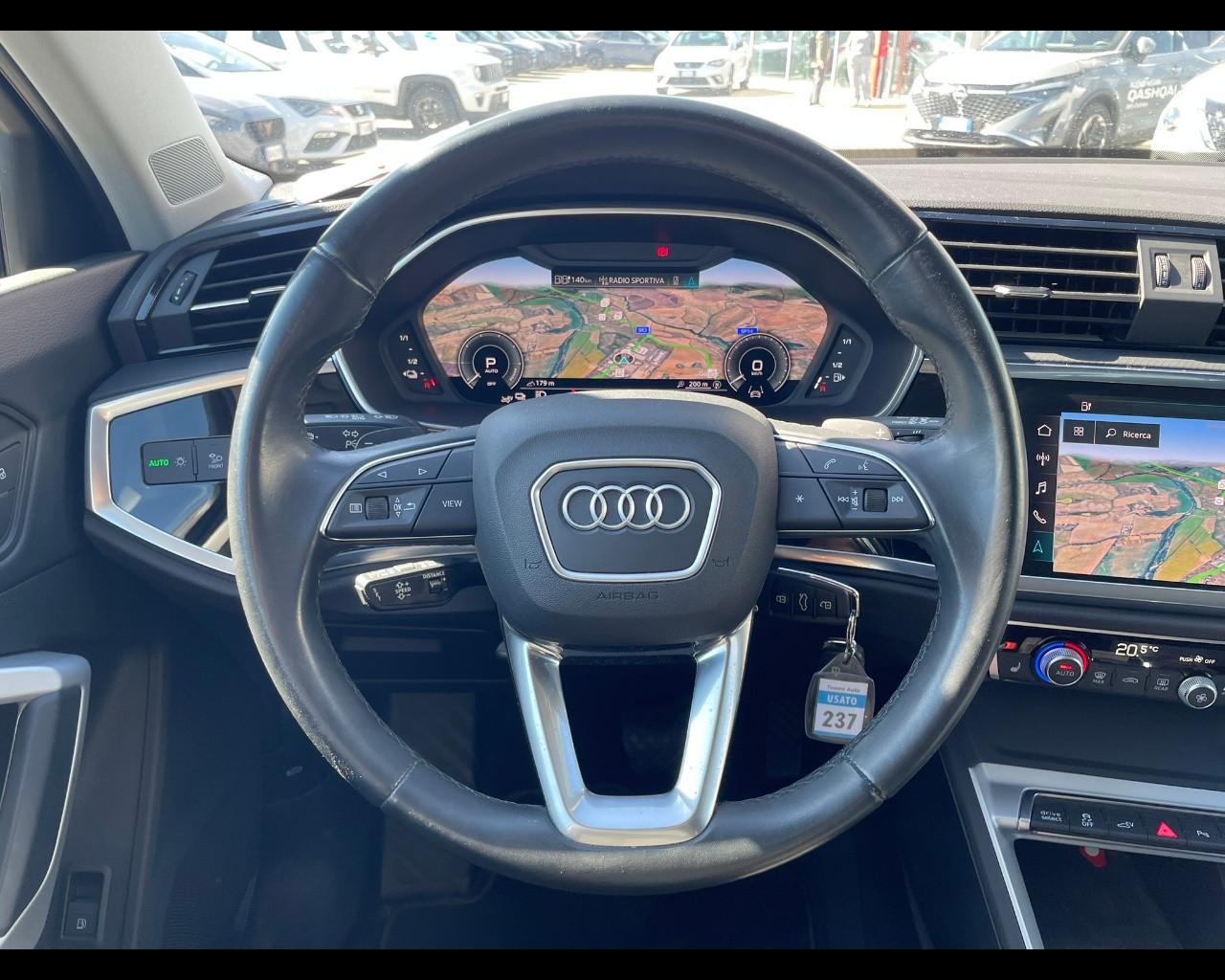 AUDI Q3 45 1.4 tfsi e Business s-tronic