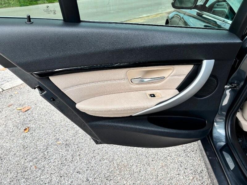 BMW Serie 3 (F30/31) 318d Touring Luxury
