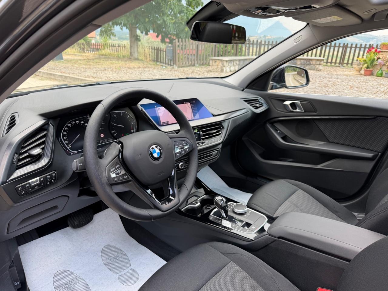 Bmw 116 116d 5p. Business Advantage