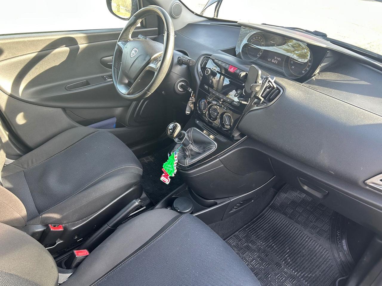 Lancia Ypsilon S MomoDesign 1.2 #9306