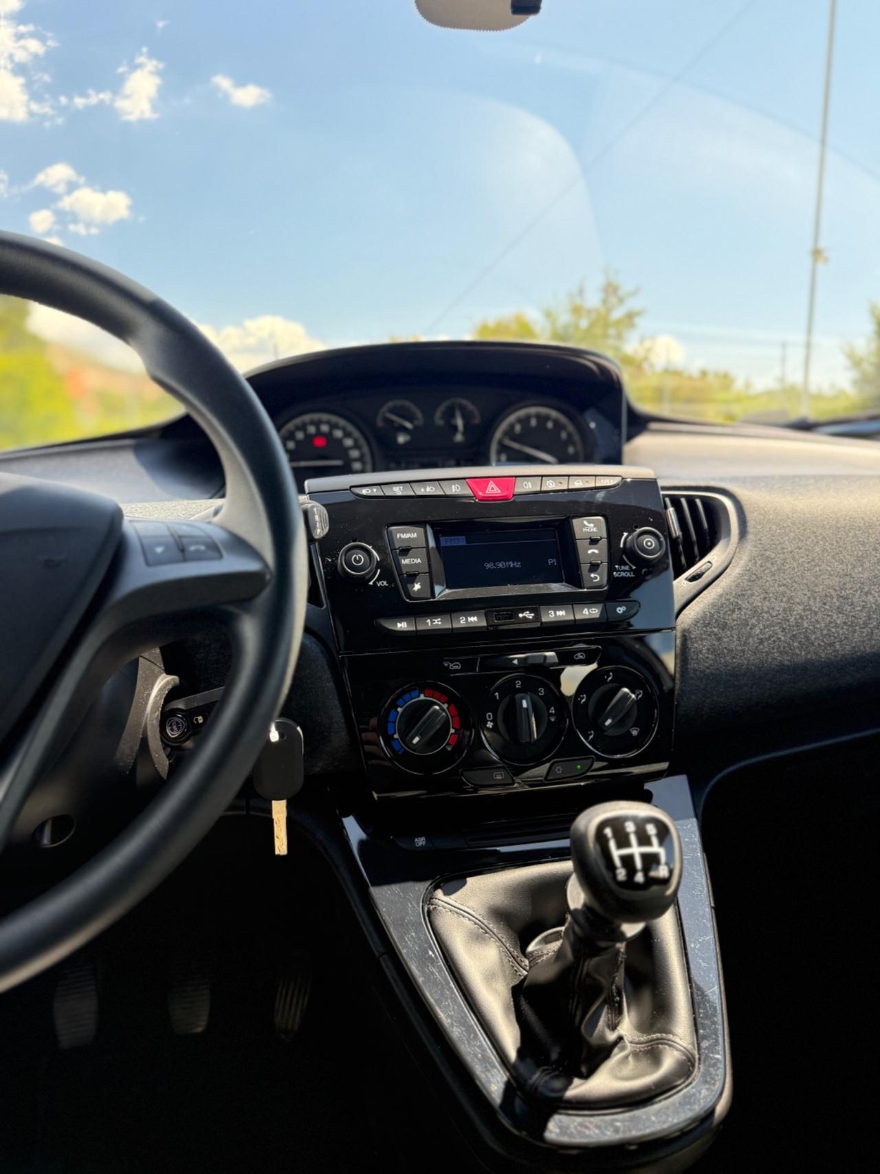 Lancia Ypsilon 1.2 69 CV 23Mila Km CERTIFICATI