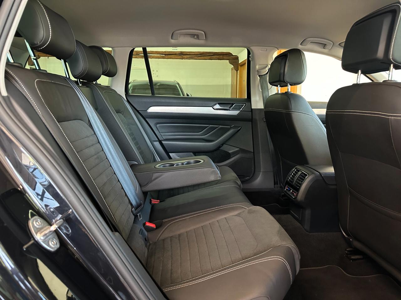 VOLKSWAGEN PASSAT VARIANT 2.0 TDI DSG ELEGANCE 150CV *CARPLAY*ACC*LED*