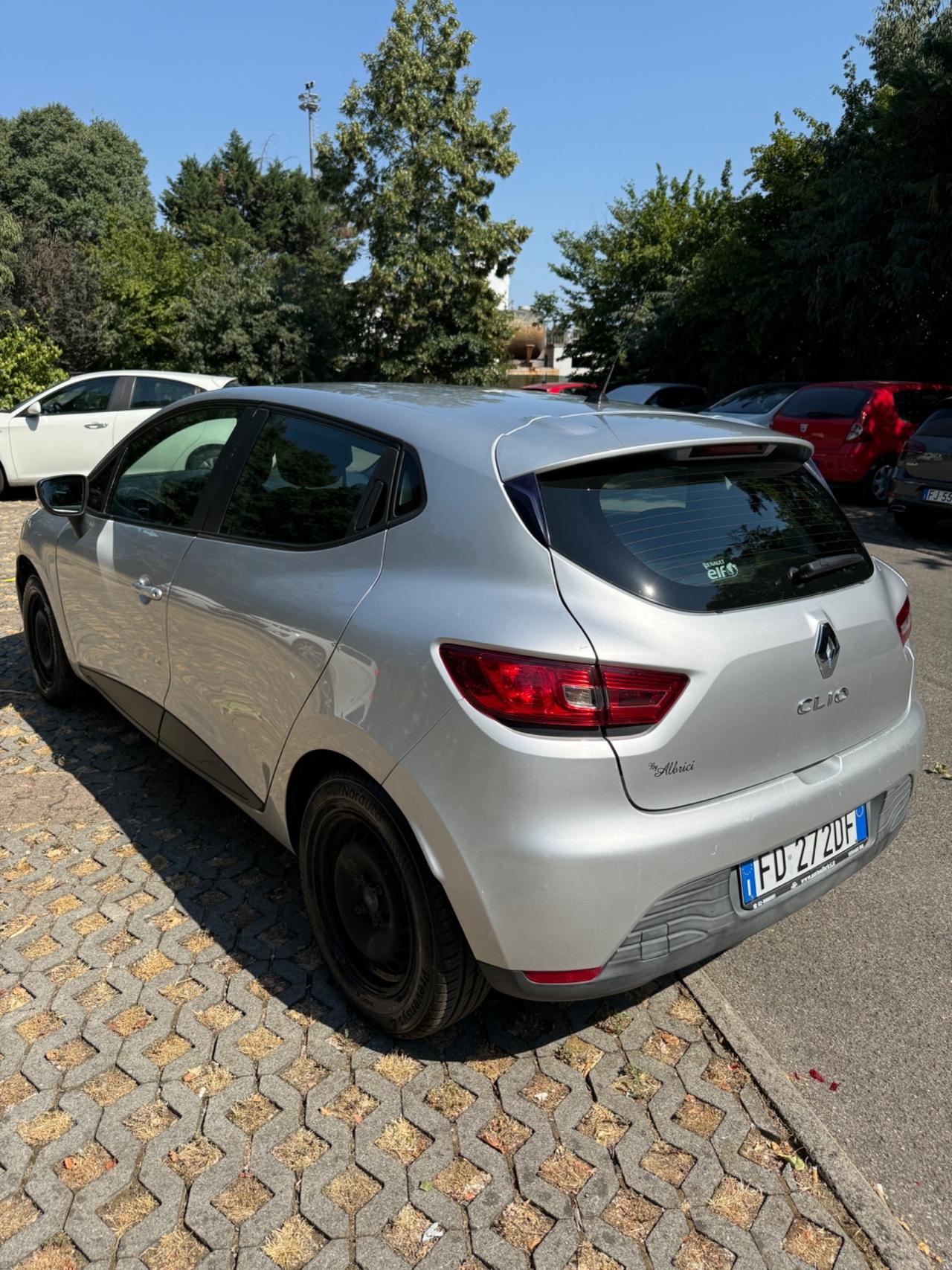 Renault Clio 1.2 75 CV 5 porte Duel