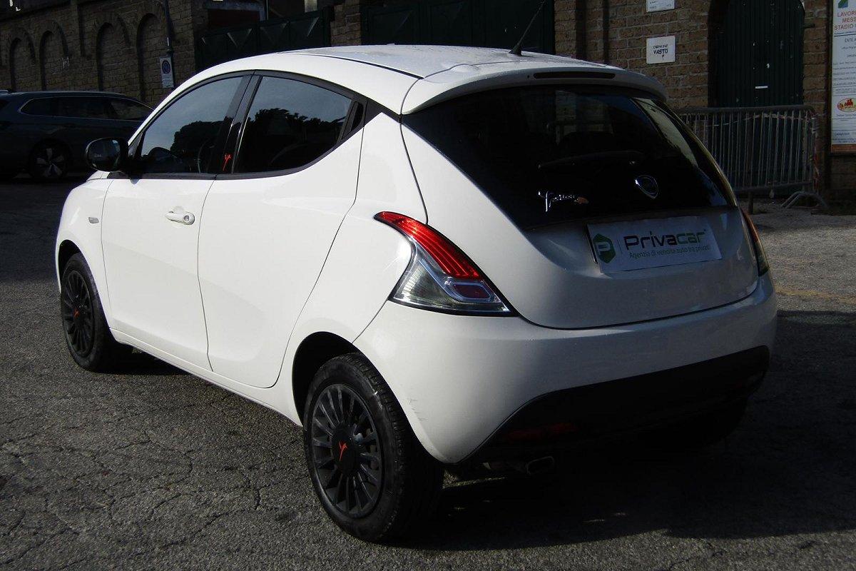 LANCIA Ypsilon 1.2 69 CV 5 porte GPL Ecochic Silver