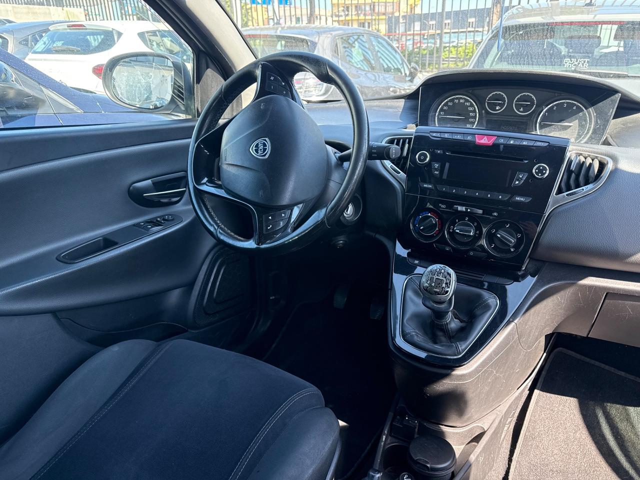 Lancia Ypsilon 0.9 TwinAir 85 CV 5 porte Metano Ecochic Gold 2013
