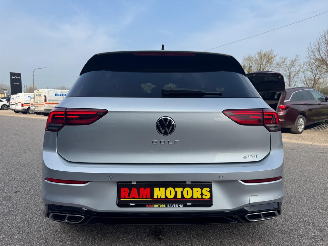 VOLKSWAGEN GOLF 8 R-LINE DSG 1.5 eTSI 150 CV EVO ACT