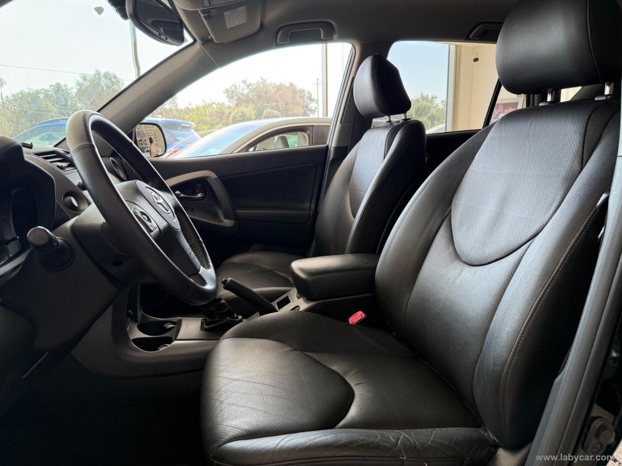 TOYOTA RAV4 2.2 D-4D 177 CV Luxury