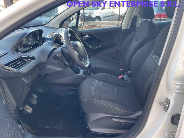 PEUGEOT 208 PureTech 82 Premium NAVI PDC EURO6