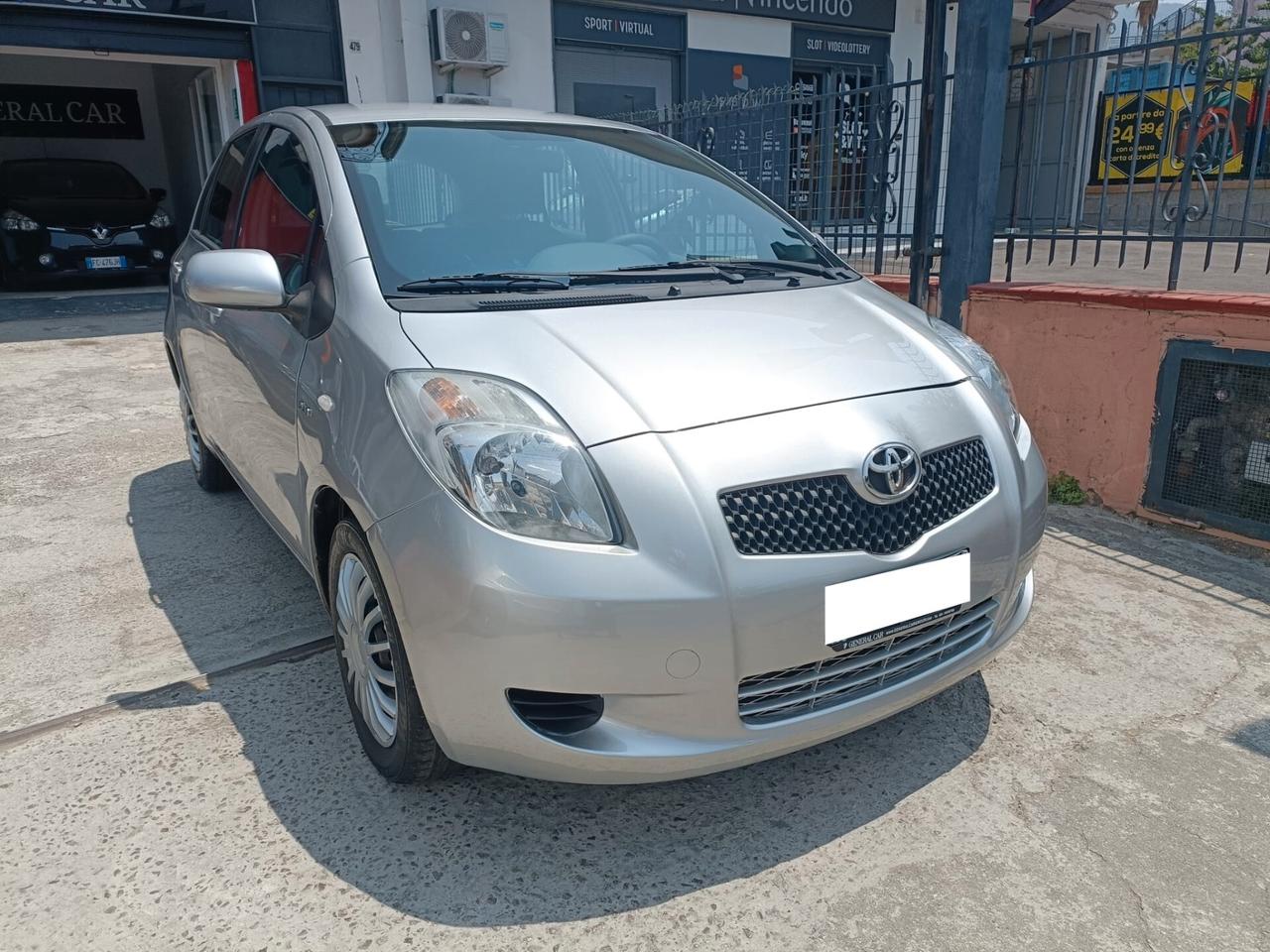 Toyota Yaris 1.4 D-4D 5 porte M-MT Sol Automatica