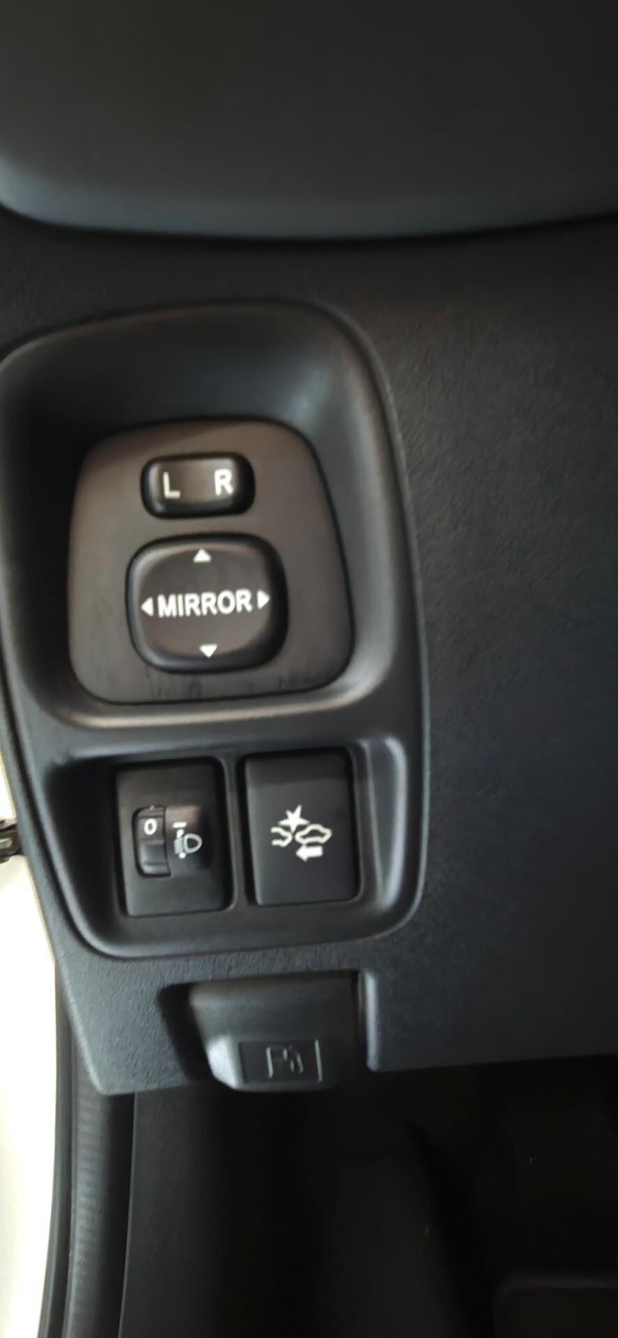 Toyota Aygo Connect 1.0 VVT-i 72 CV 5 porte x-clusiv