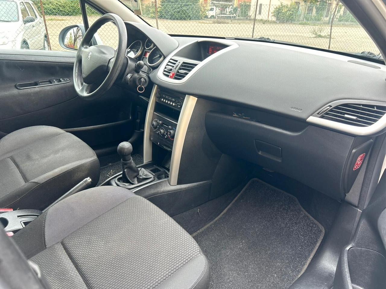 Peugeot 207 Anno 2013 1.4 BENZ/GPL 150.000 Km