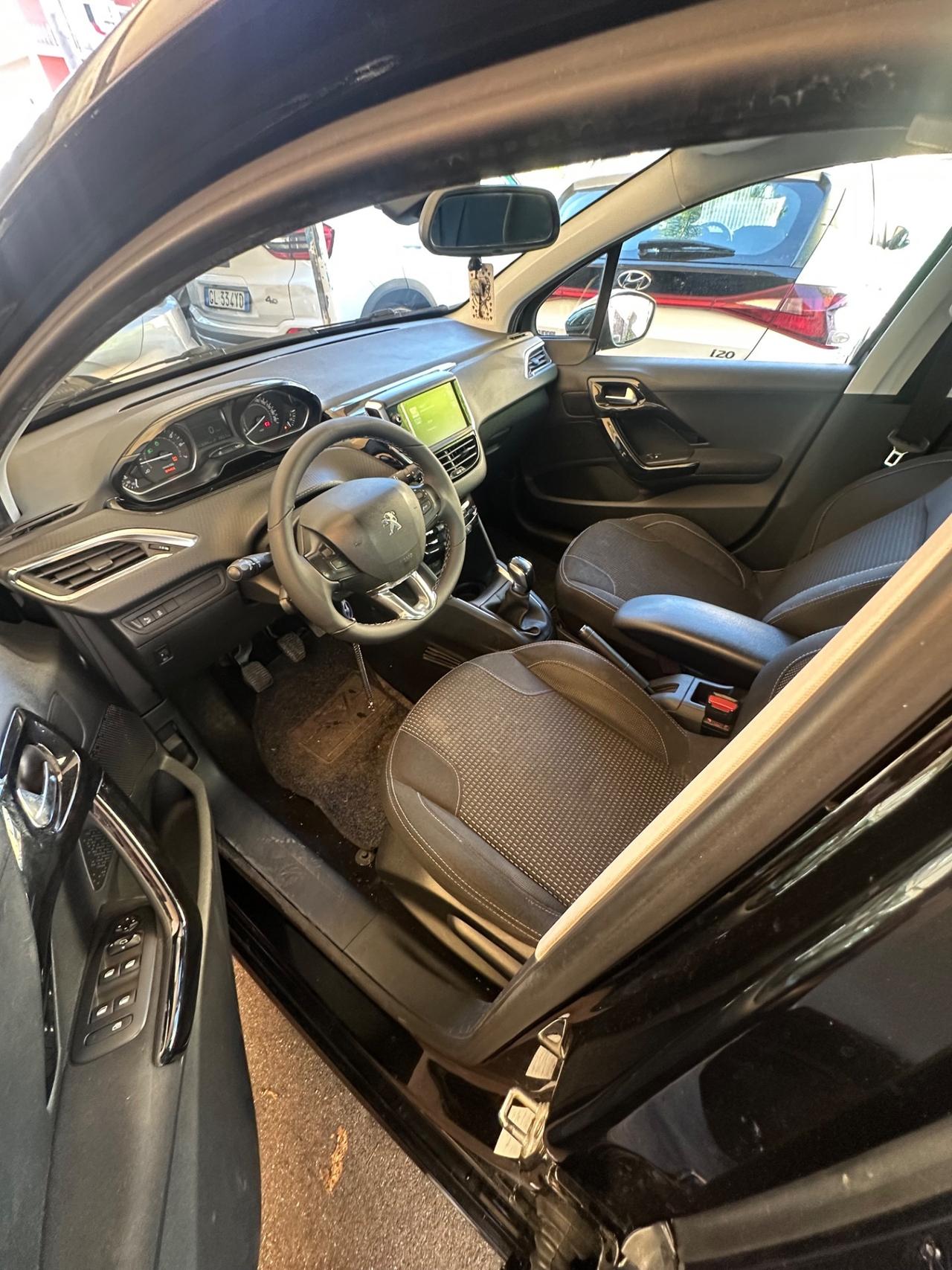 Peugeot 208 PureTech 82 5 porte Allure