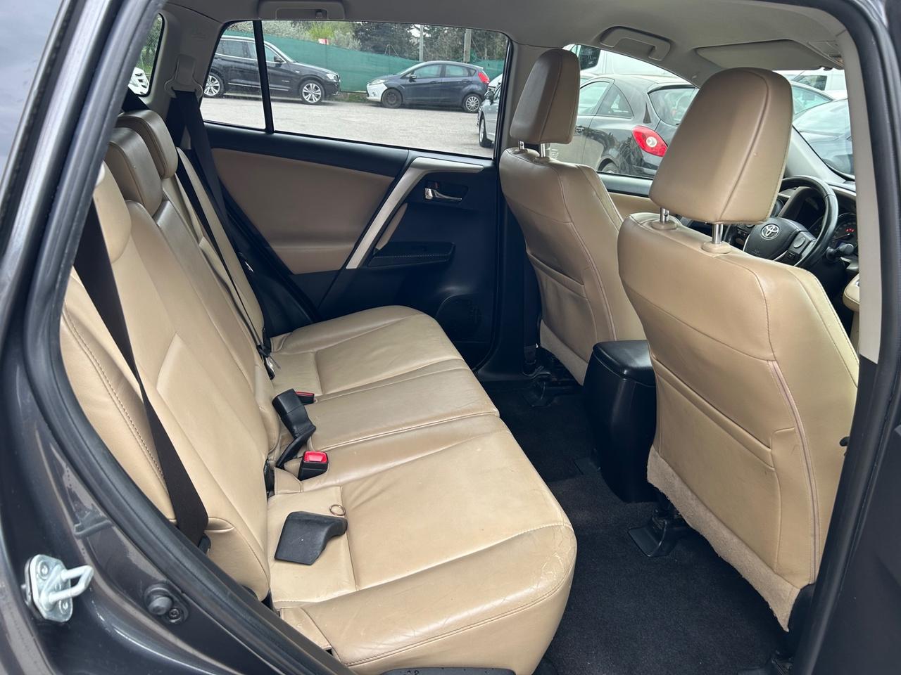 Toyota RAV 4 RAV4 2.0 D-4D 4WD Lounge