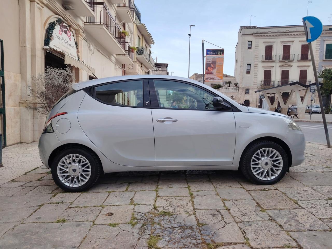 Lancia Ypsilon 1.2 69 CV 5 porte GPL Ecochic Gold