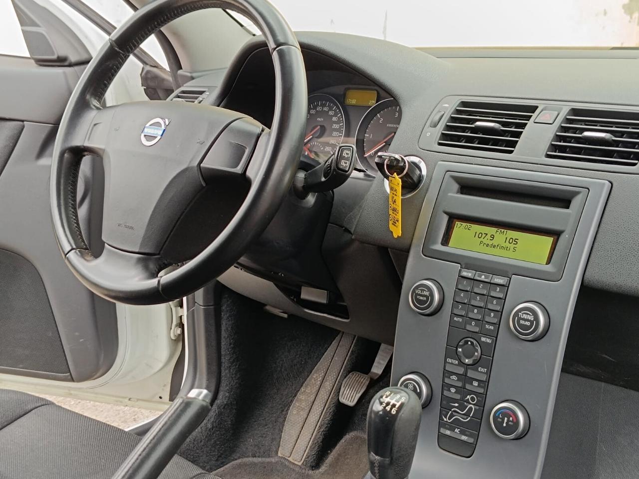 Volvo V50 D2 R-design