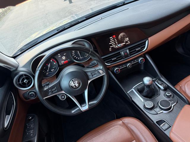 ALFA ROMEO Giulia MANUALE CERCHI DA 19 DOPPIO SCARICO