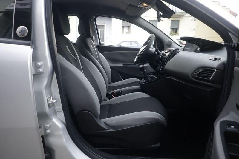 Lancia Ypsilon Lancia Ypsilon 1.2 69 CV 5 porte GPL Ecochic Gold 51KW ANNO 2013
