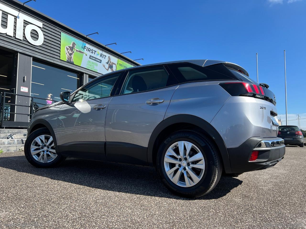 PEUGEOT 3008 BlueHDi 130 S&S EAT8 Business IVA DEDUCIBILE