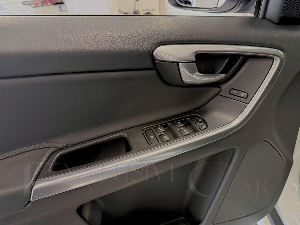 Volvo XC60 2.4 D4 181 CV AWD Momentum
