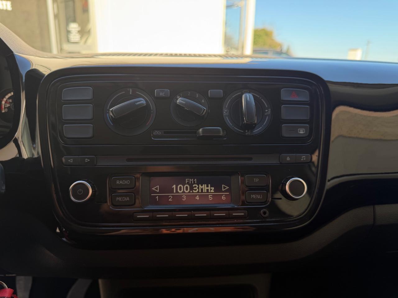 Volkswagen up! 1.0 75CV