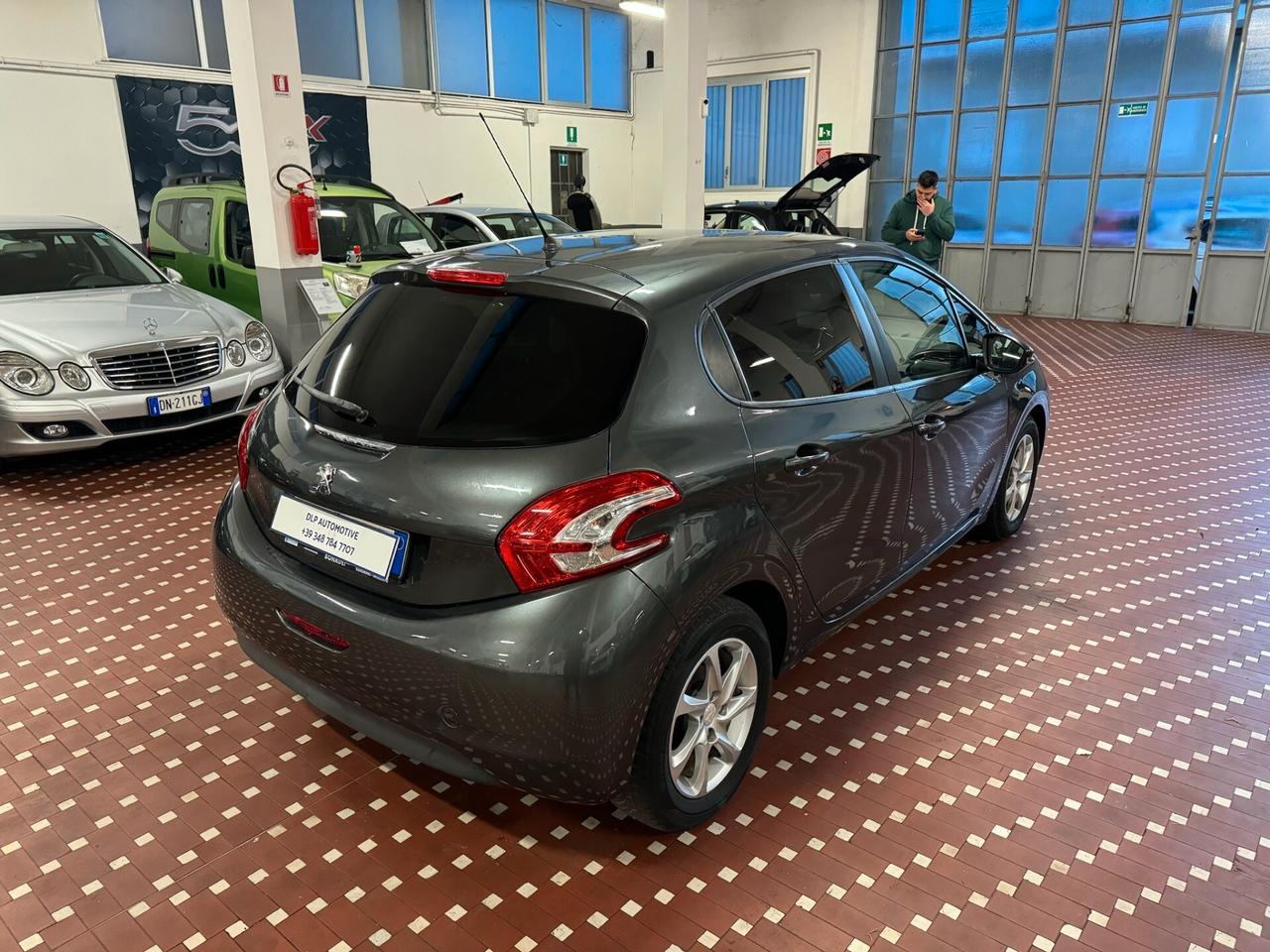 Peugeot 208 1.4 HDi 68 CV 5 porte Allure NEOPATENTATI