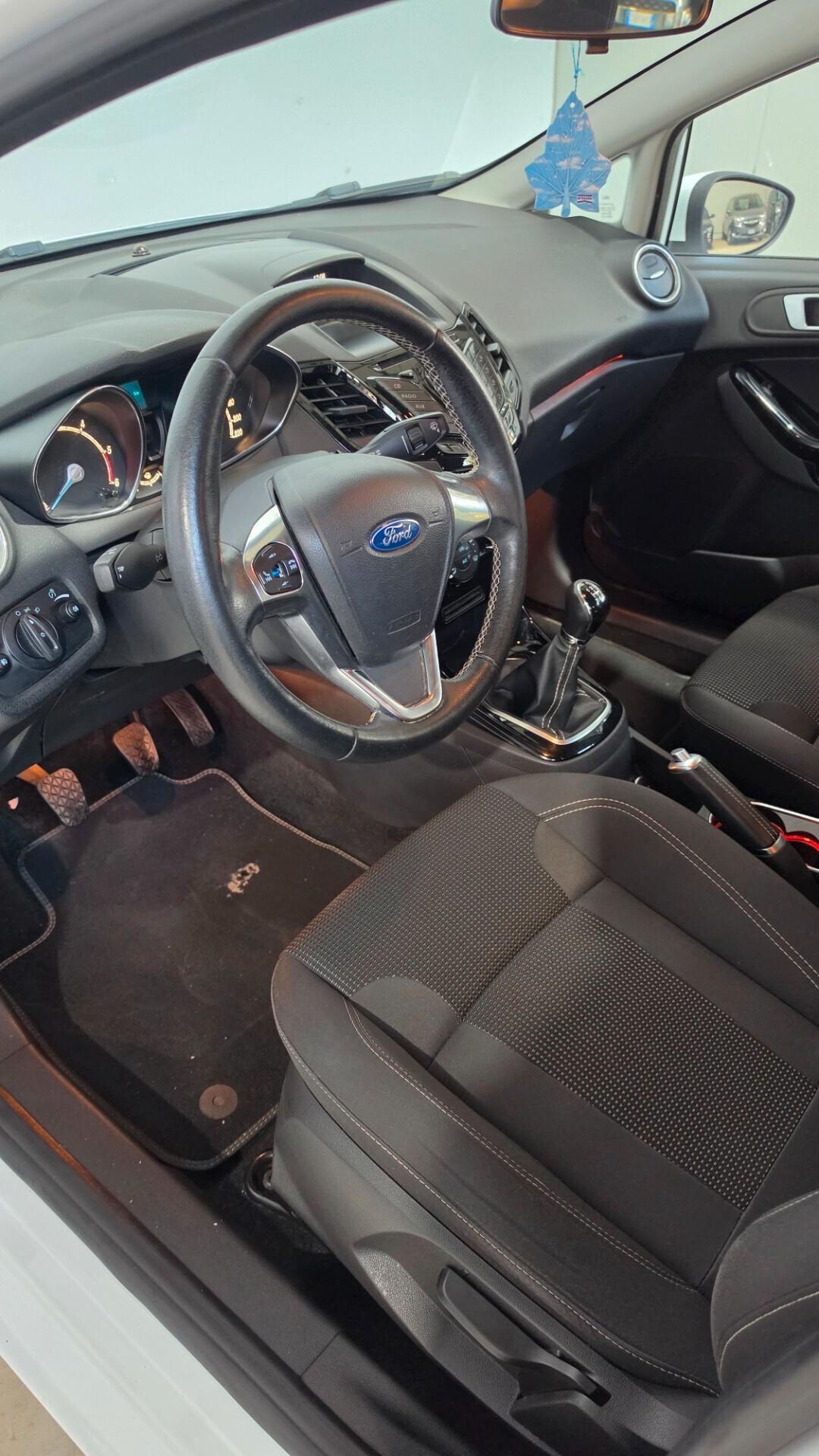 Ford Fiesta 1.5 TDCi 75CV 5 porte Titanium