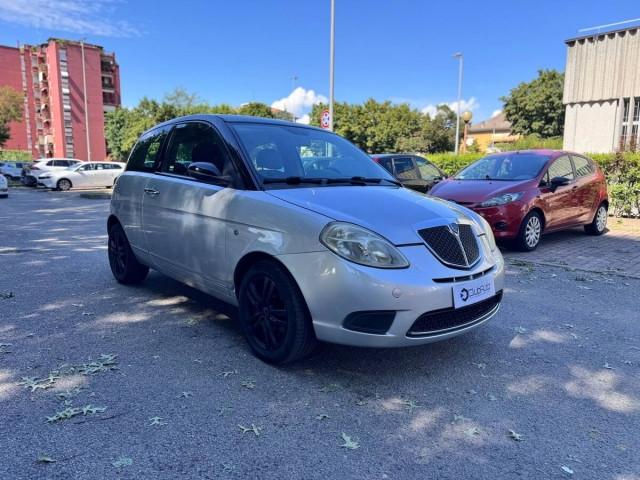Lancia Ypsilon 1.2 8v ModaMilano