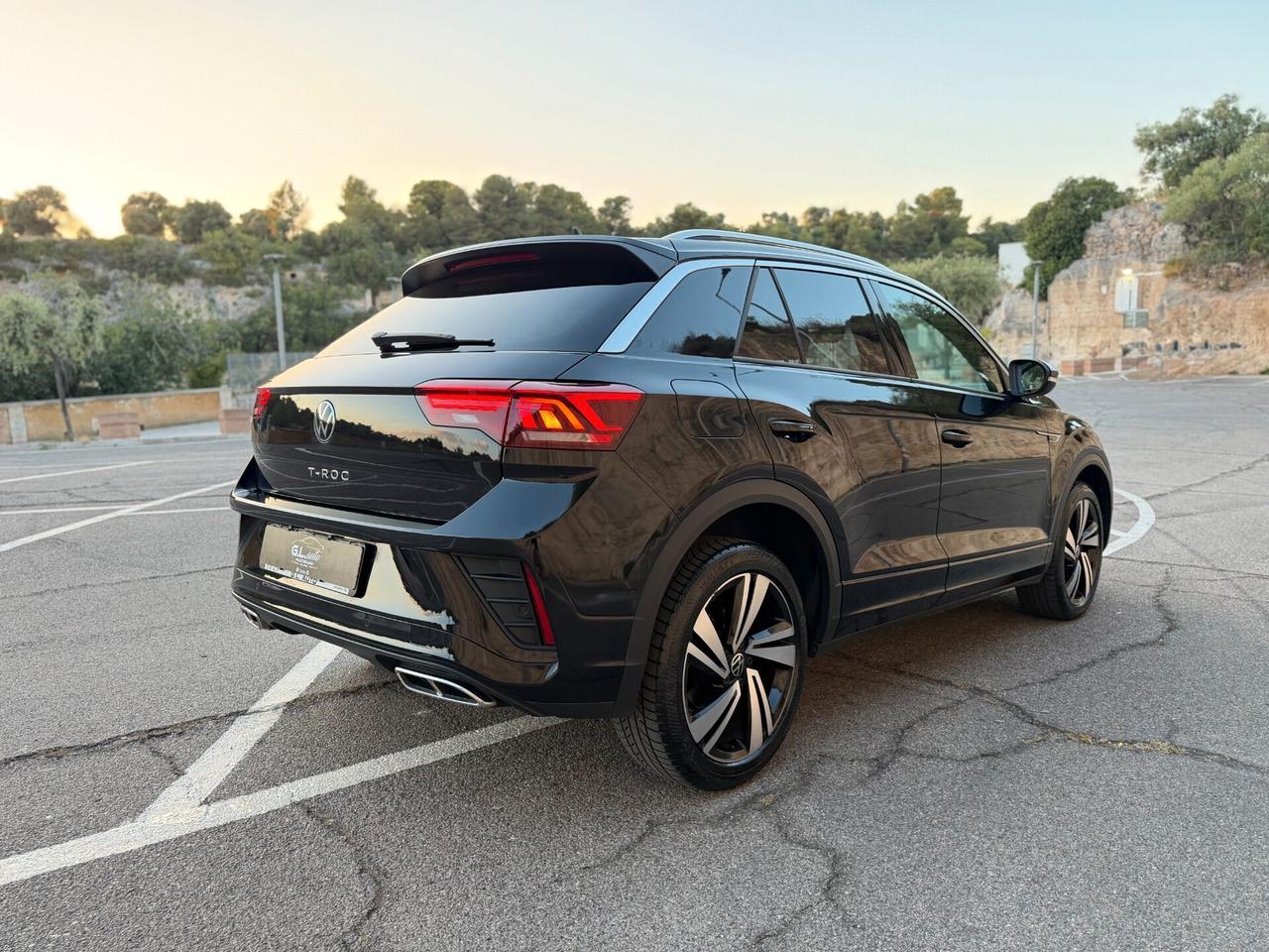 Volkswagen T-Roc R-LINE/2.0 150 CV/18"/FULL LED/CAR PLAY