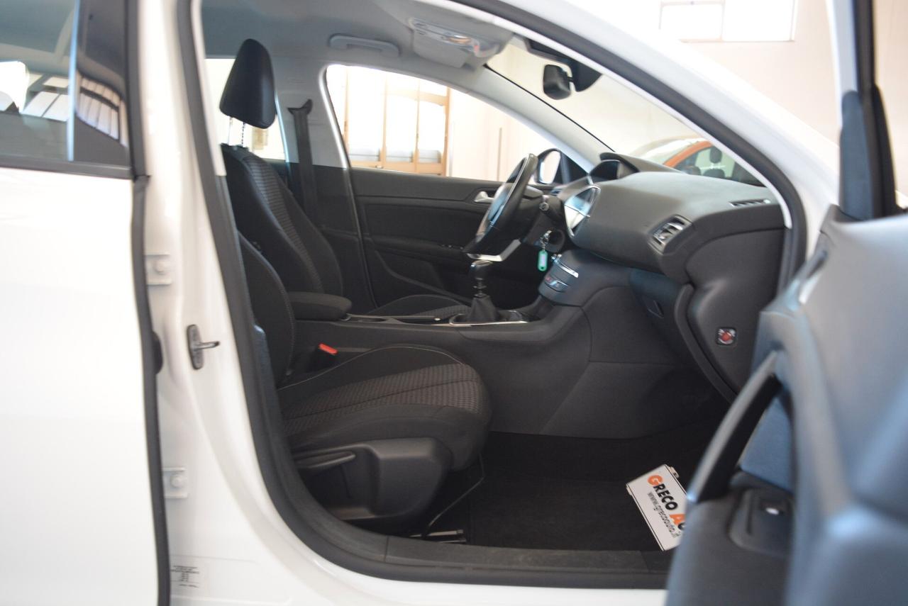 Peugeot 308 BlueHDi 130 S&S SW Active telecamera