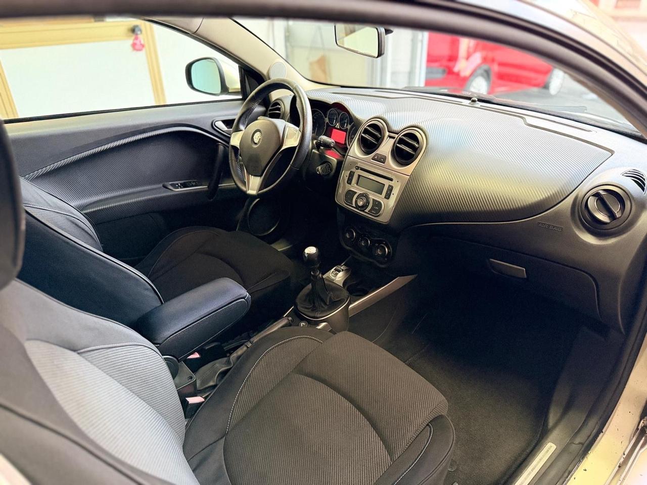 Alfa Romeo MiTo 1.6 JTDm 16V Distinctive Sport Pack