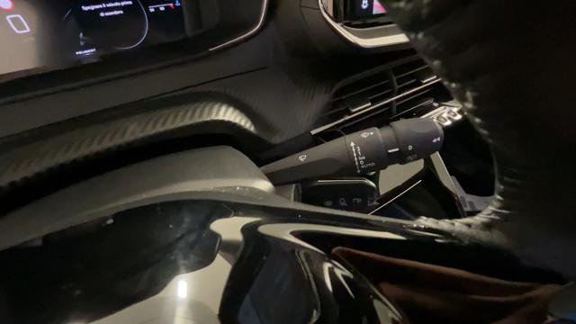 PEUGEOT 2008 PureTech 100 S&S Allure - NUOVO MODELLO!
