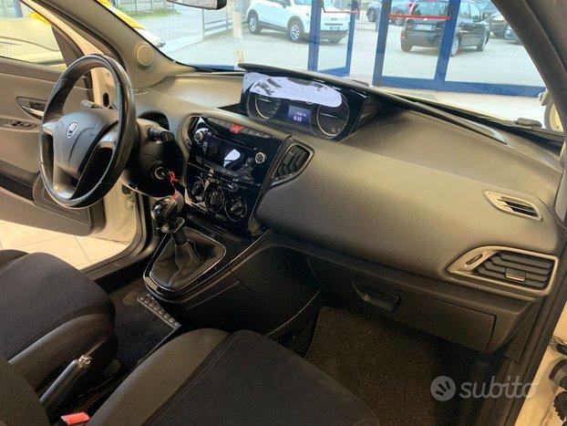 LANCIA Ypsilon 1.2 69 CV 5 porte S&S Silver