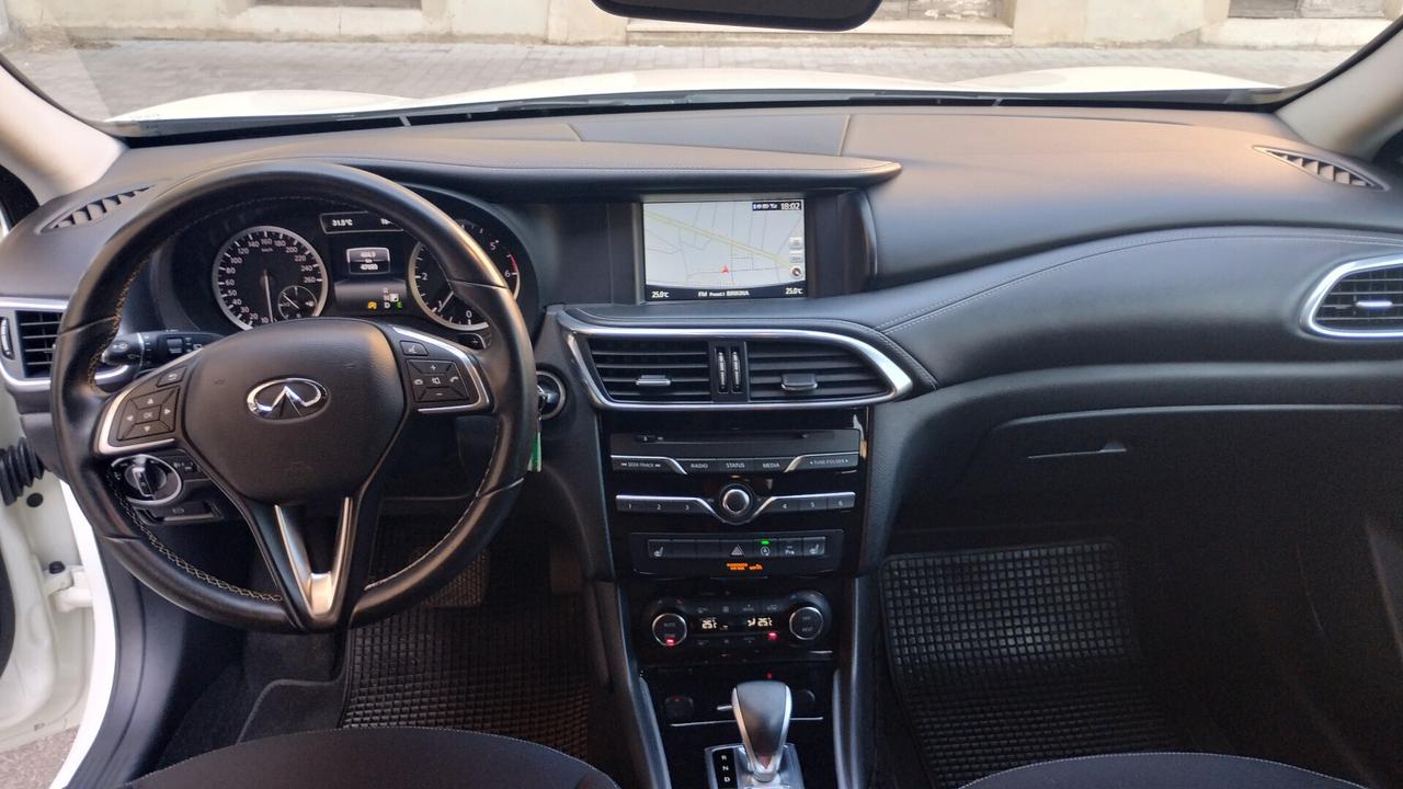 Infiniti Q30 1.5 diesel Premium