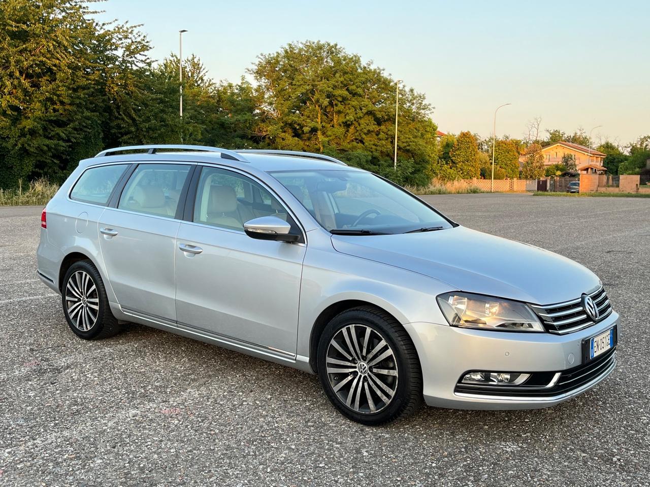Volkswagen Passat 2.0 TDI DSG Highline - 140 CV