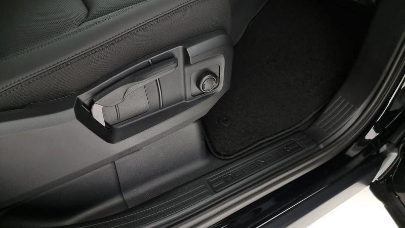 Land Rover Defender 110 3.0D I6 200 CV AWD Auto S