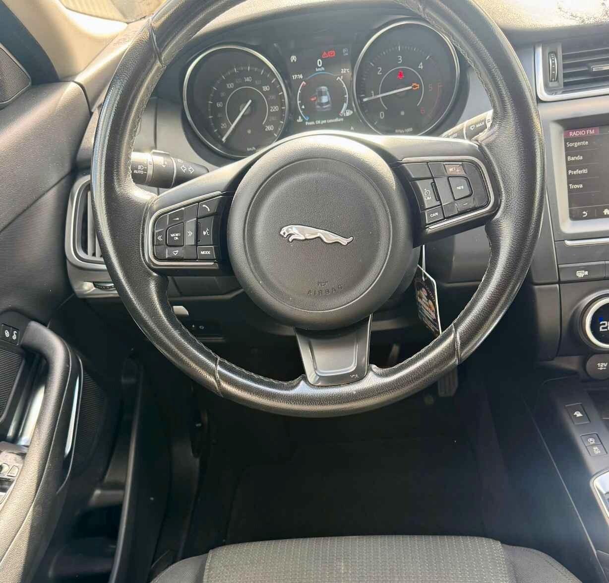 Jaguar E-Pace 2.0D 150 CV AWD aut. R-Dynamic